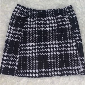 Plaid A-line mini skirt 🤍🖤
